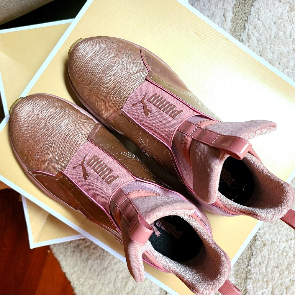 Sneakers